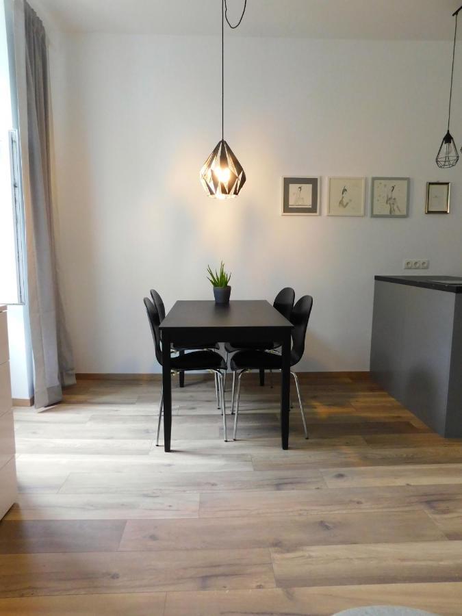Max, Ruhige Sonnige Wohnung In Praternahe Viena Exterior foto