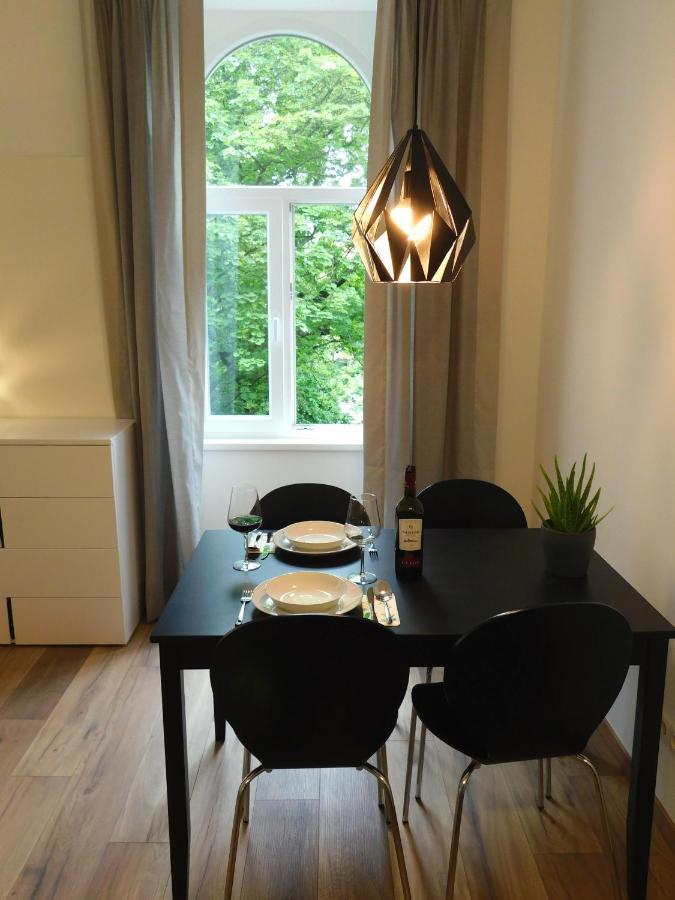 Max, Ruhige Sonnige Wohnung In Praternahe Viena Exterior foto